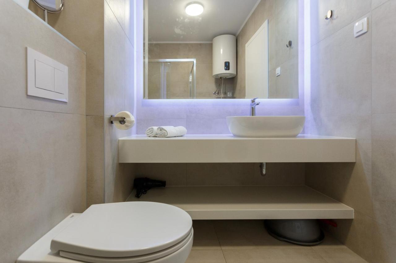 Apartments Sindy And Mendy With Parking Space In The Garage Dubrovnik Ngoại thất bức ảnh